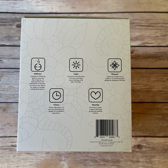 Simply Earth Atoms Essential Oil Diffuser - Picture 4 of 5